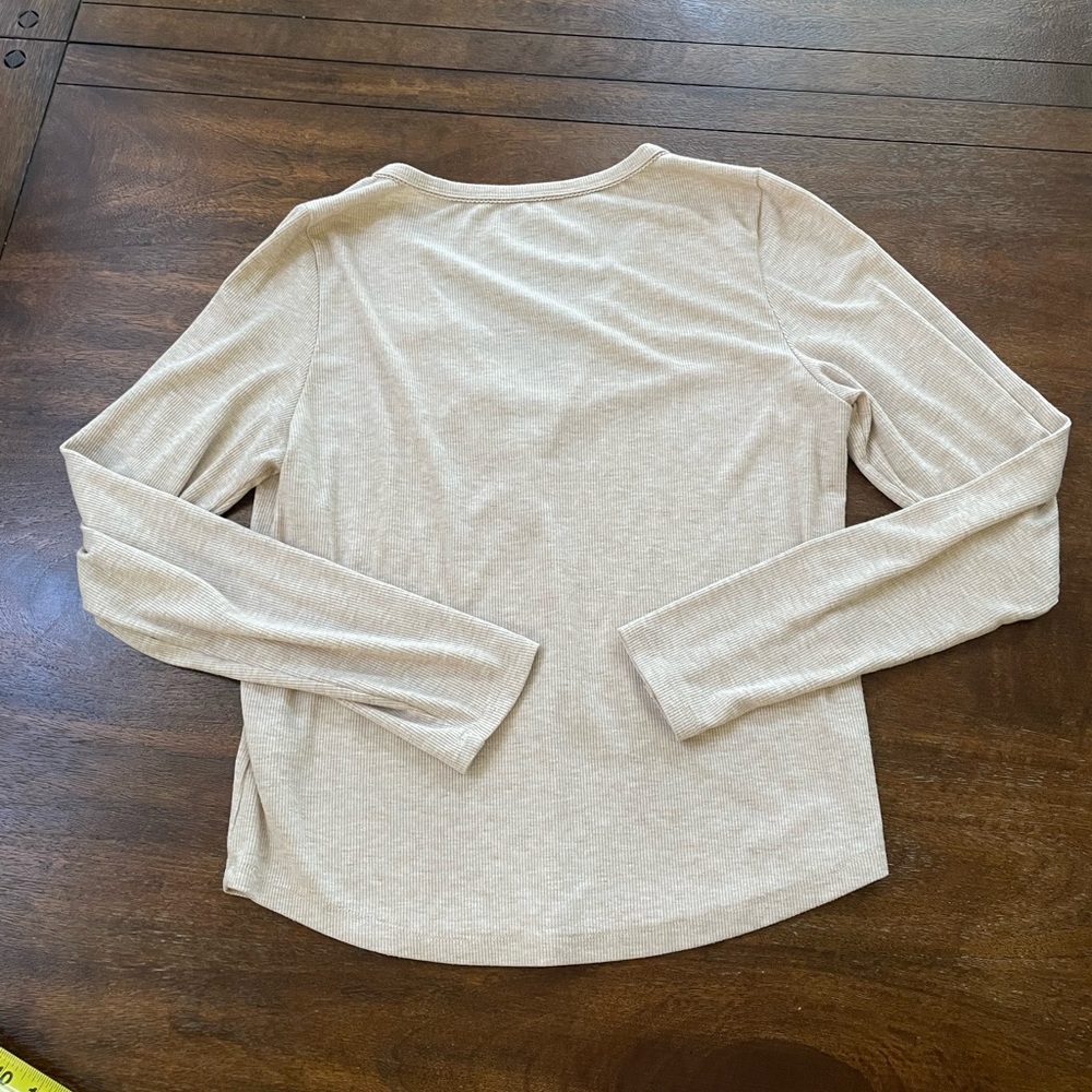 American Eagle Henley V-neck Long Sleeve T Shirt Women’s XL Oatmeal Snaps - Picture 2 of 8